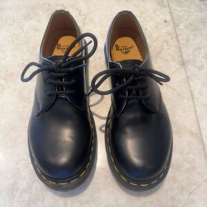 Dr marten low cut in perfect condition